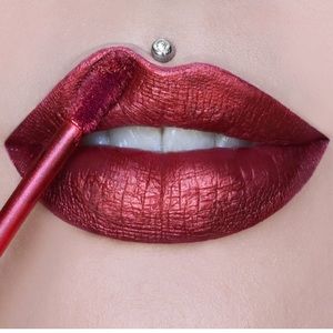 NEW Jeffree Star Liquid Lipstick Poinsettia Red